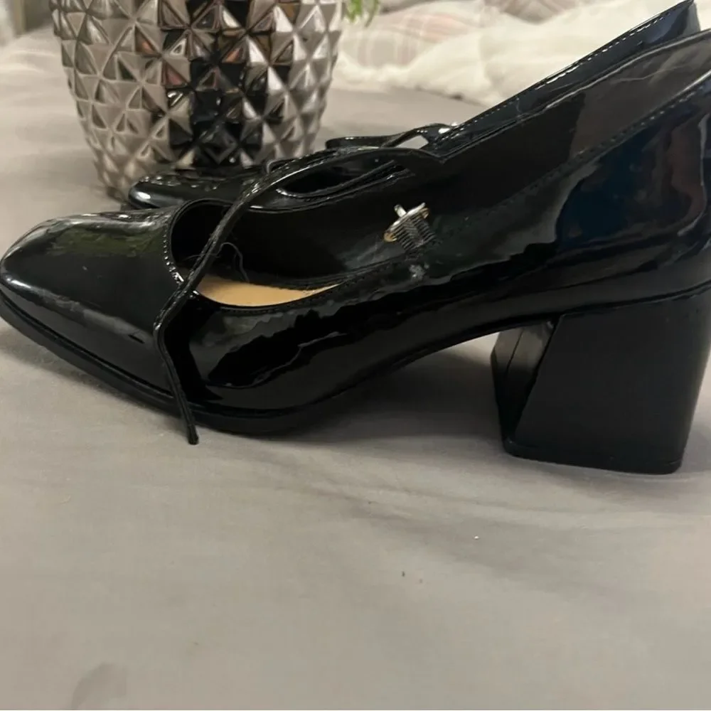 Elegant Black Patent Leather Mary Jane Shoes
